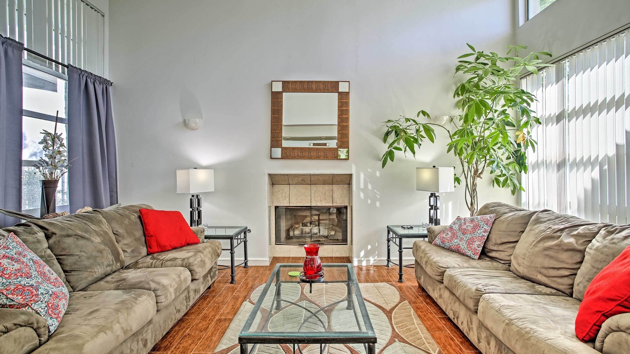 Photo of Livingroom in Cathedral City