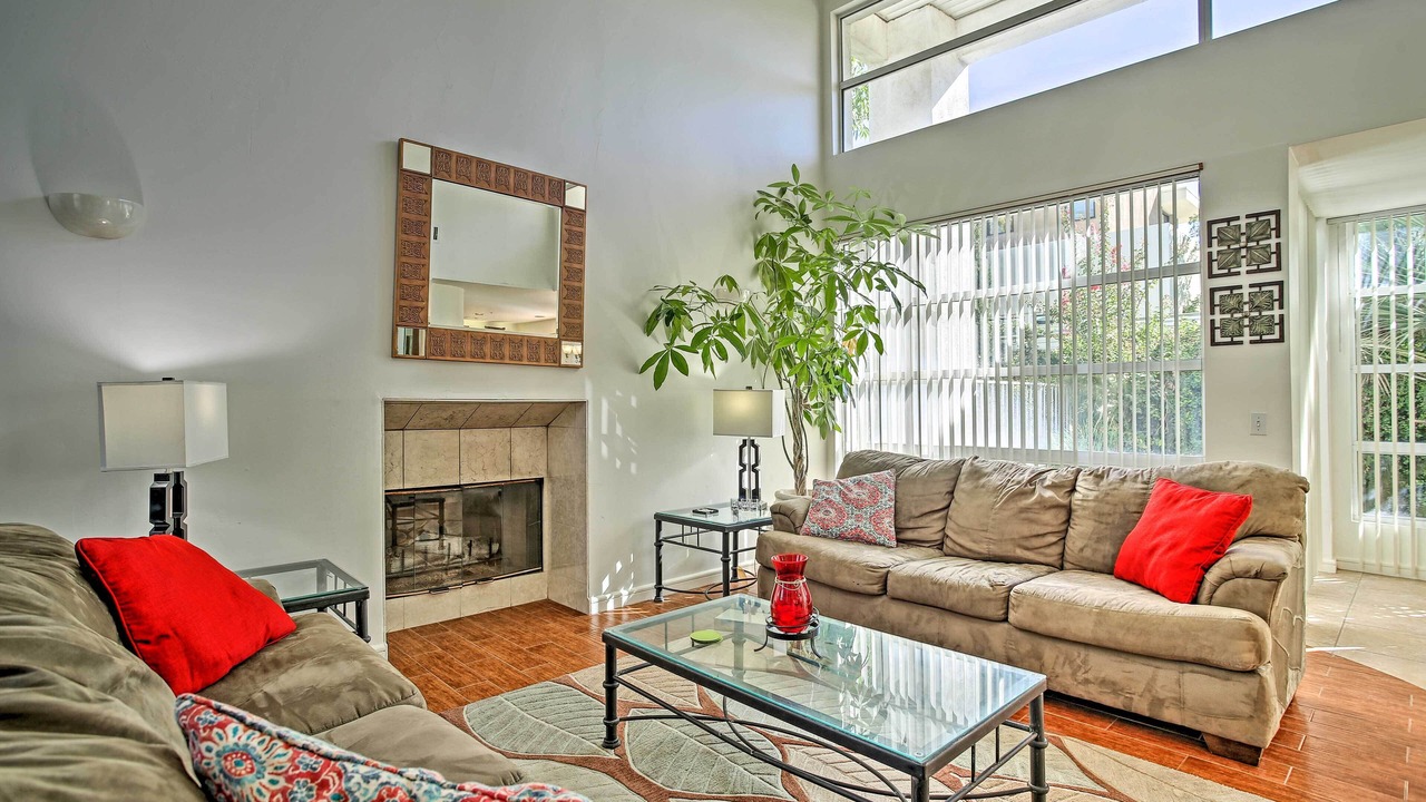 Photo of Livingroom in Cathedral City