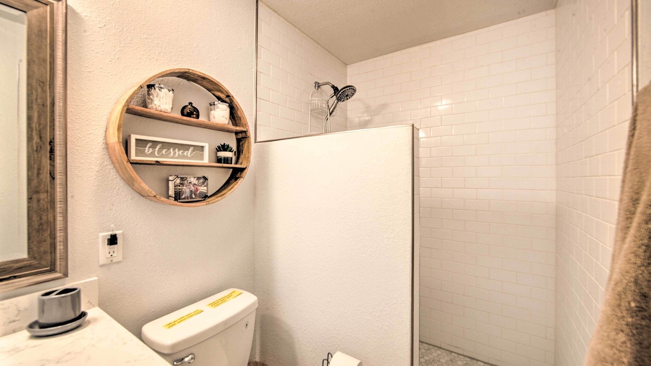 Photo of Bathroom in Hawkins