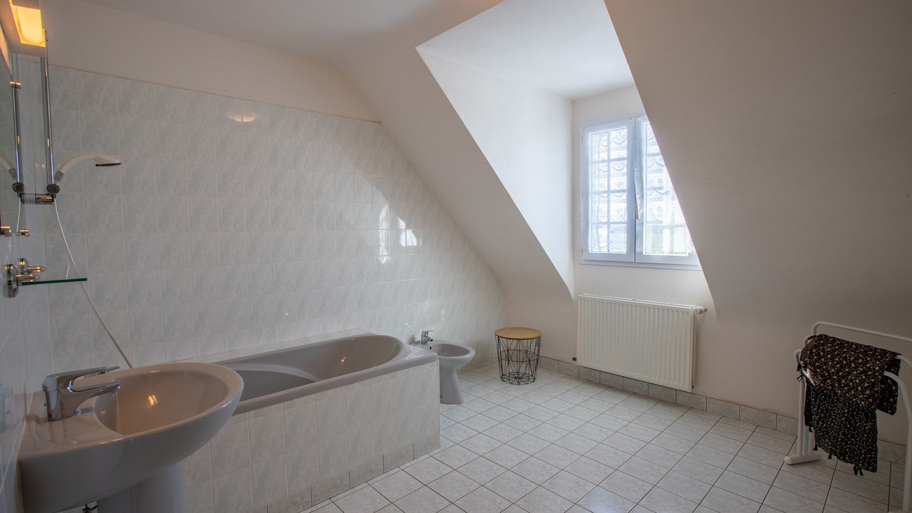 Photo of Bathroom in Saint-Nicolas-de-Bourgueil