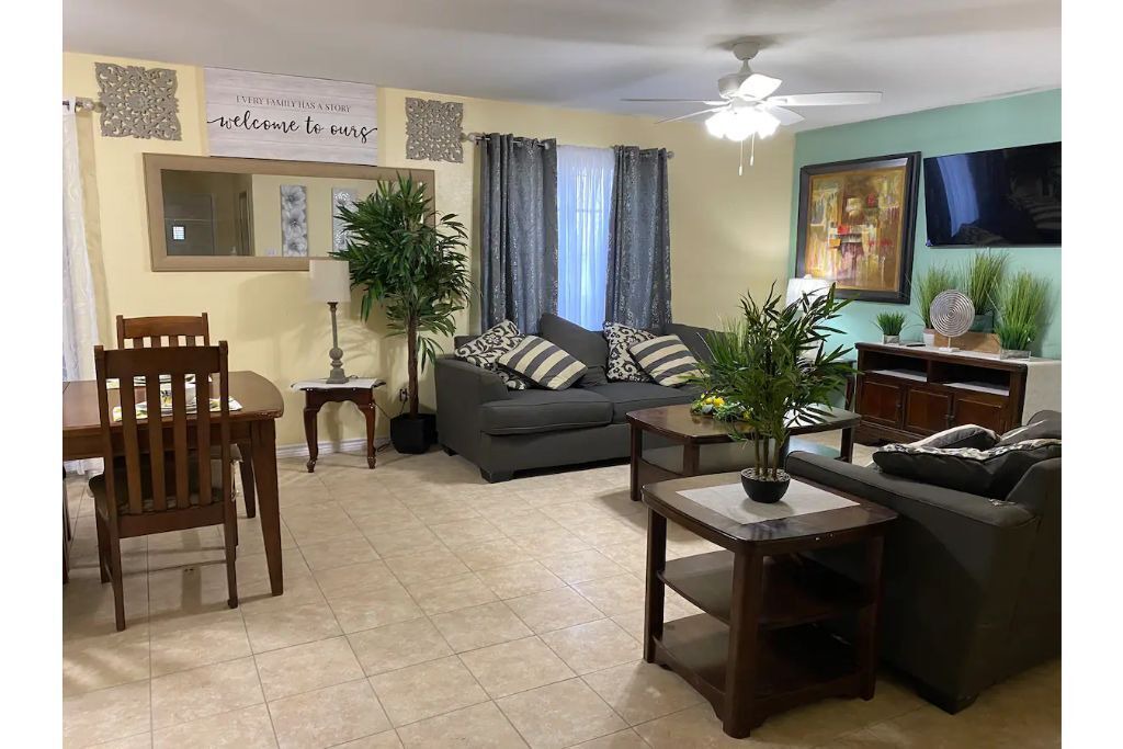 Photo of Livingroom in Pharr