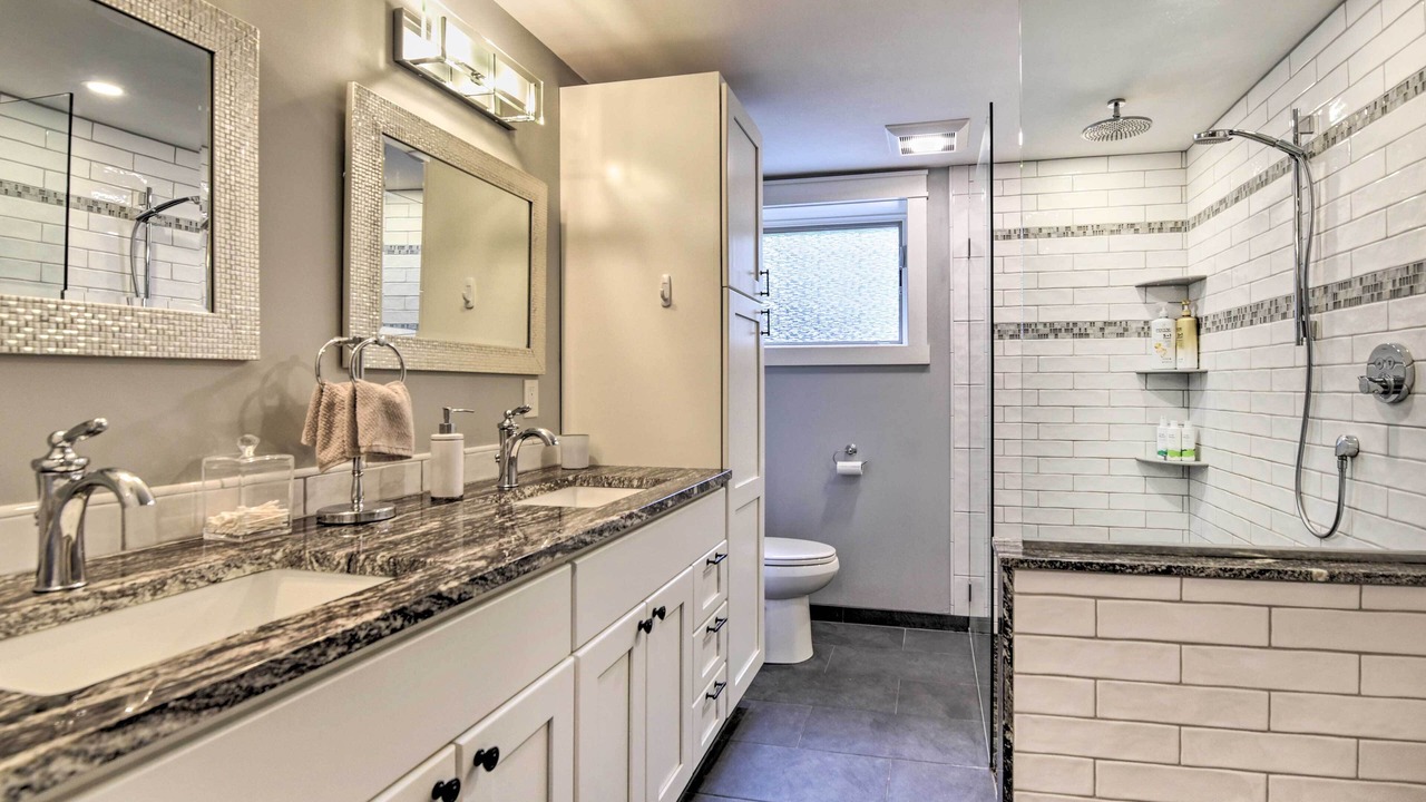 Photo of Bathroom in Warren