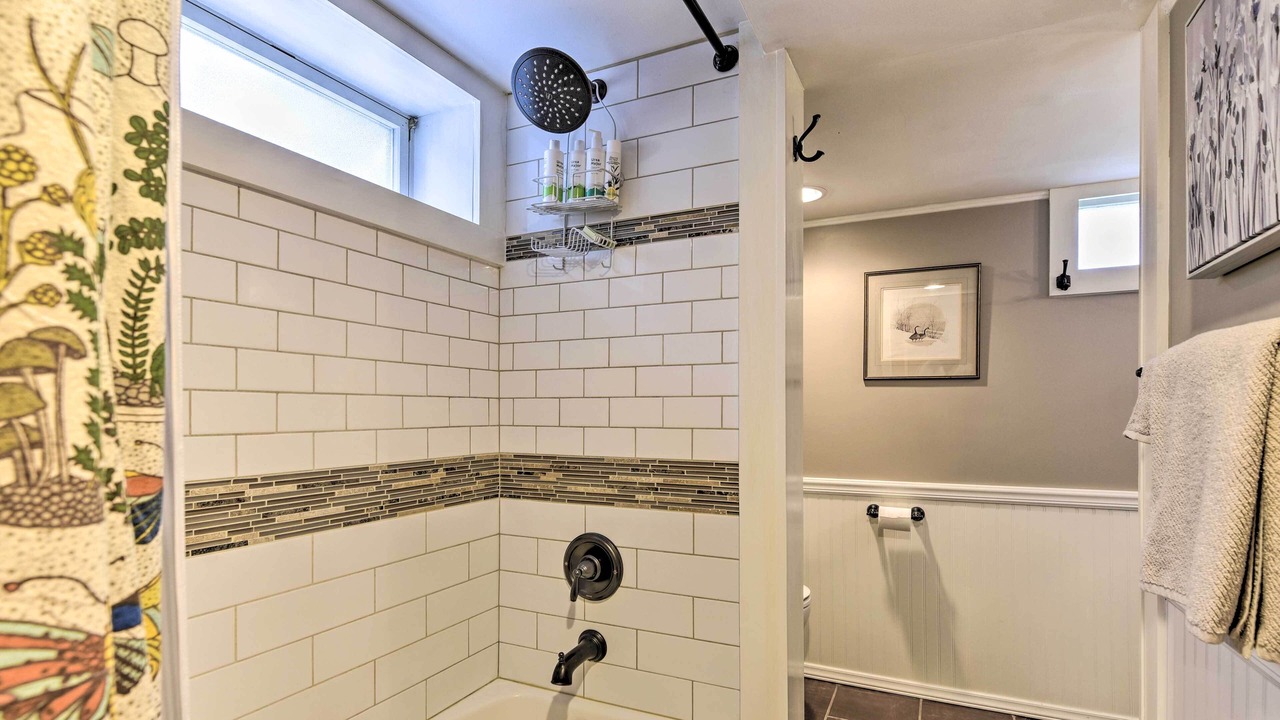 Photo of Bathroom in Warren