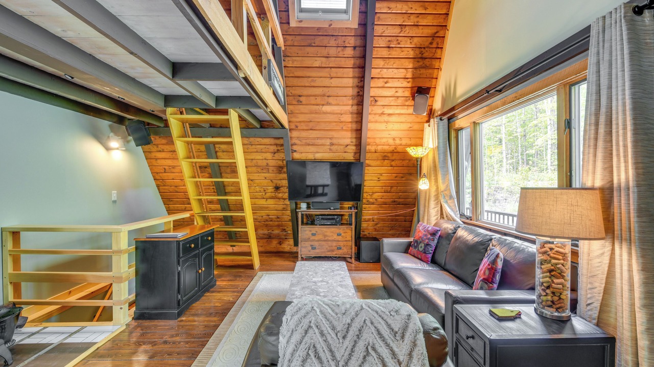 Photo of Livingroom in Warren