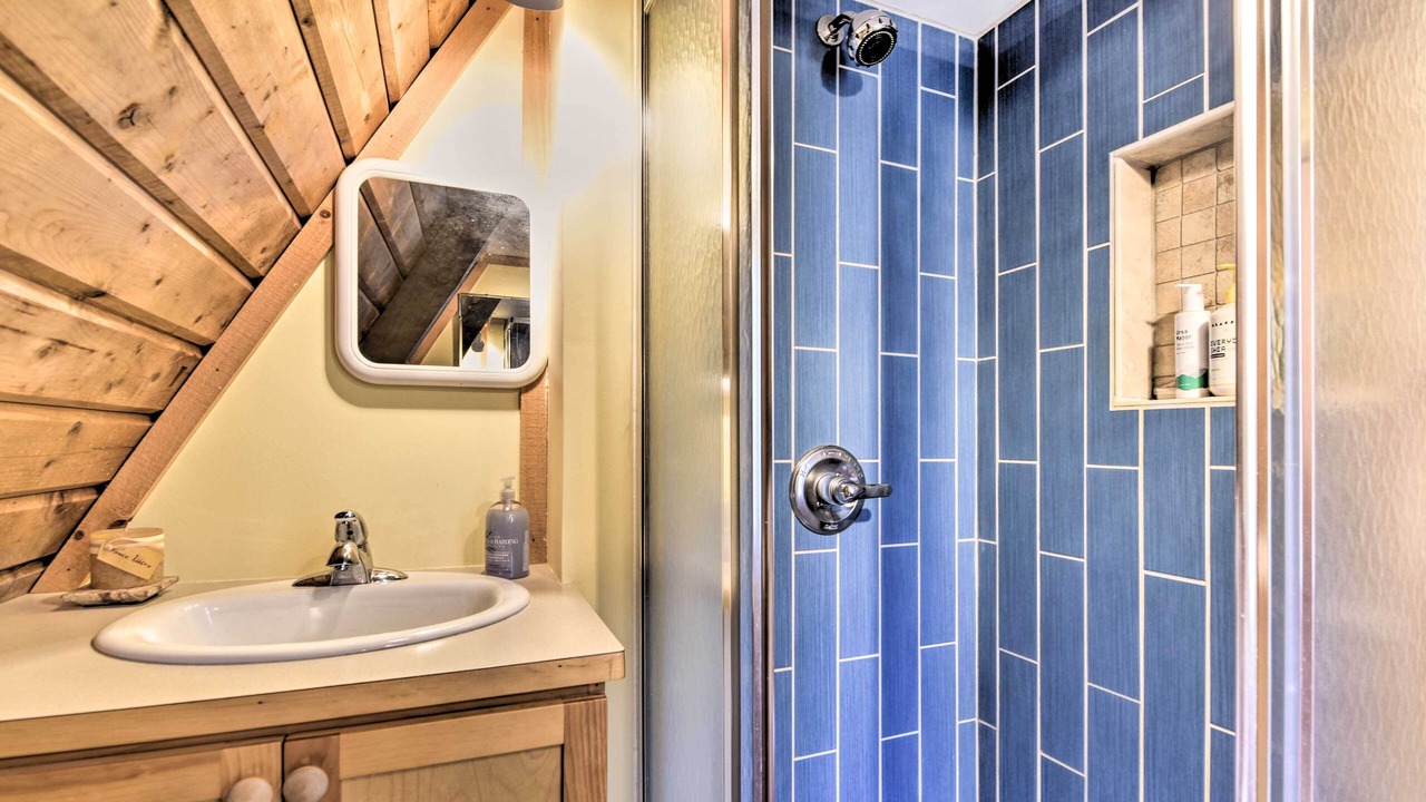 Photo of Bathroom in Warren