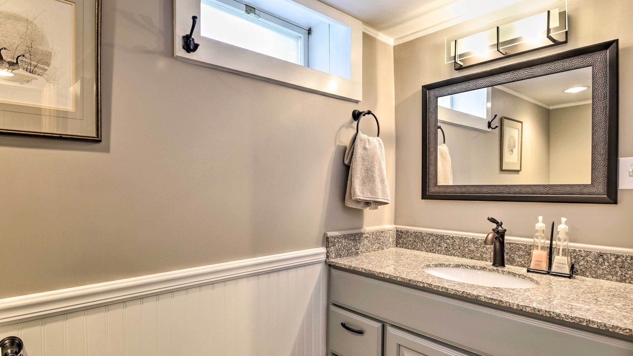 Photo of Bathroom in Warren