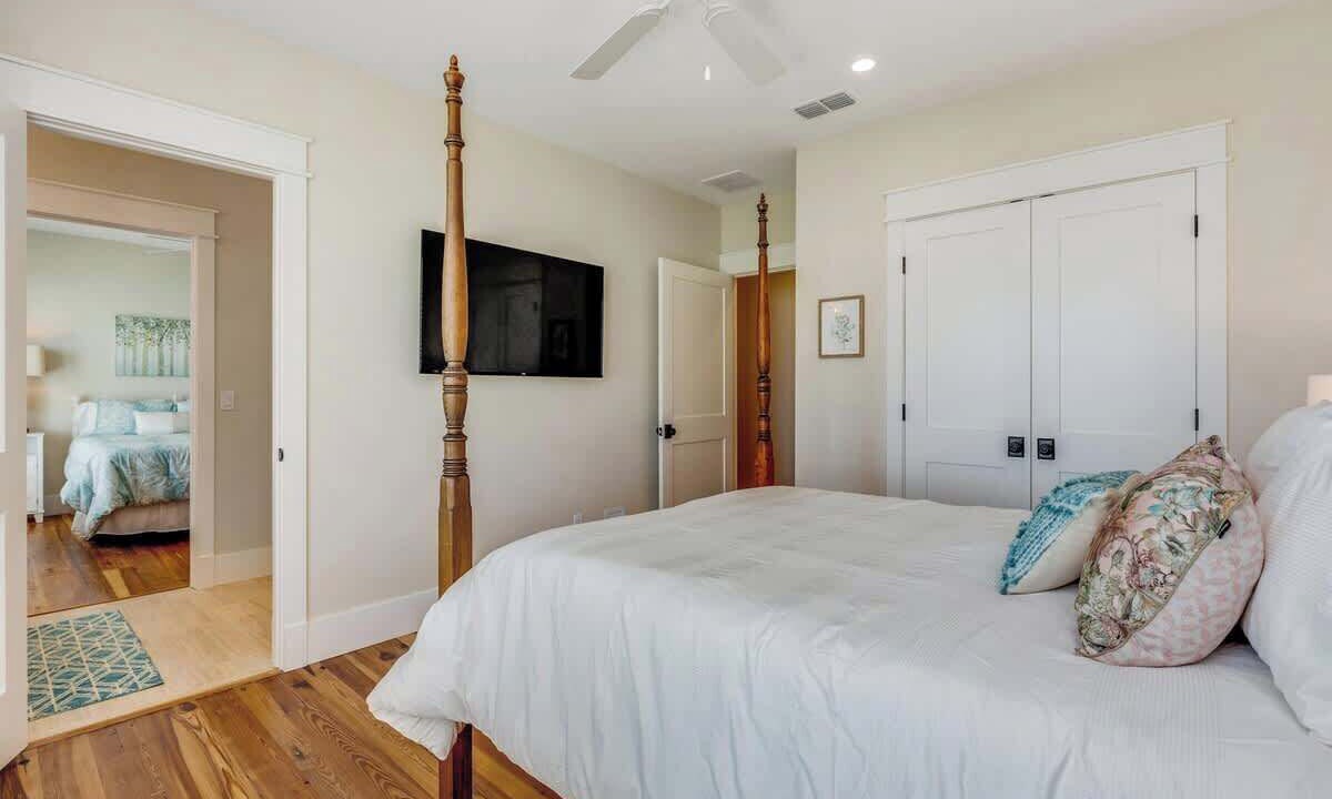 Photo of Bedroom in Orange Park