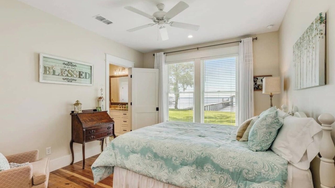 Photo of Bedroom in Orange Park