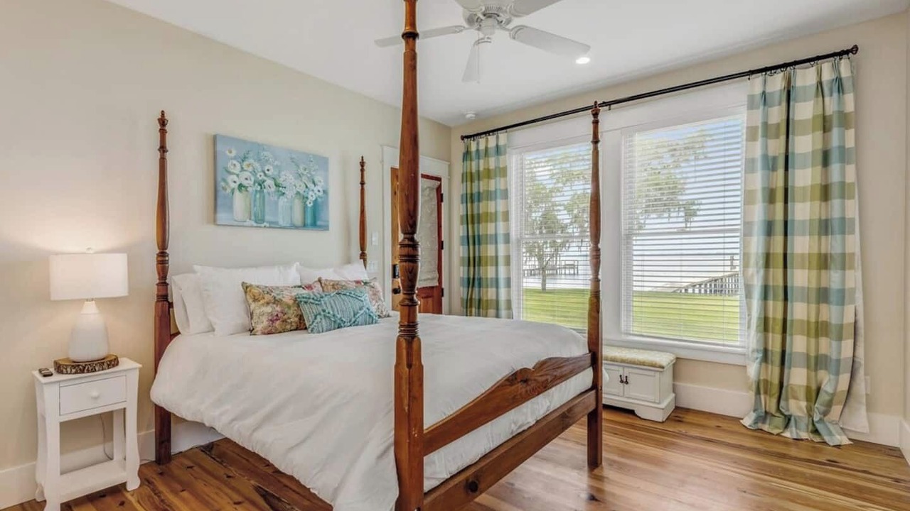 Photo of Bedroom in Orange Park