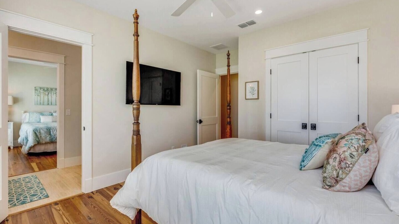 Photo of Bedroom in Orange Park
