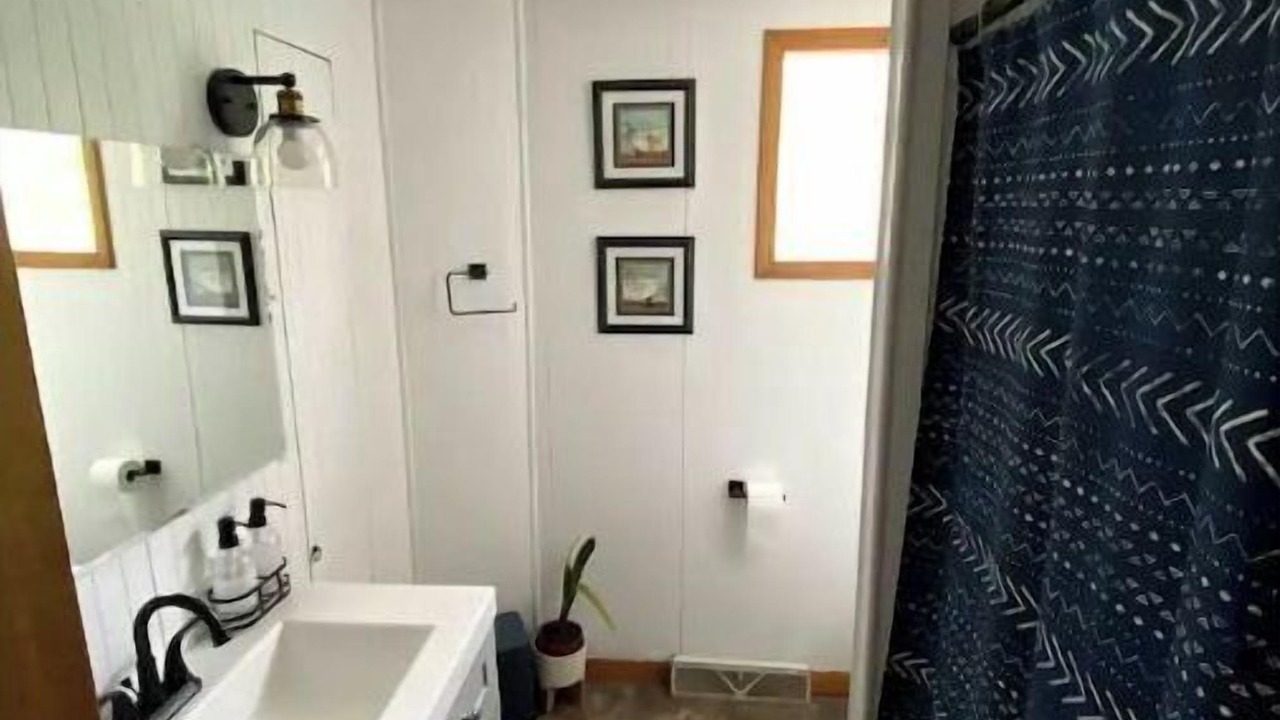 Photo of Bathroom in Cuddebackville