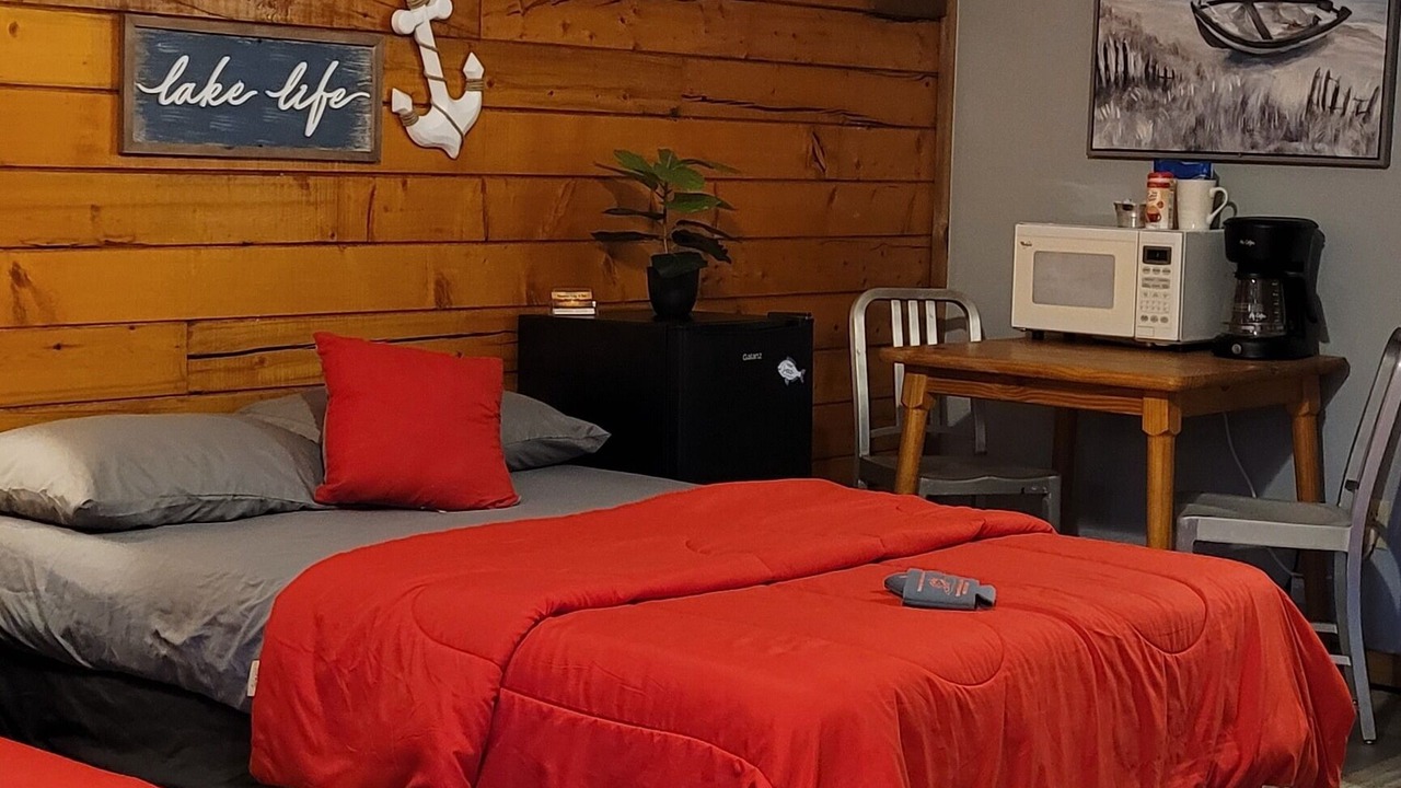 Photo of Bedroom in Karnack