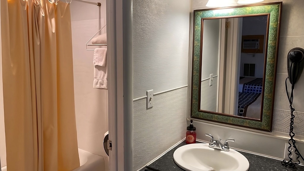 Photo of Bathroom in Fairview