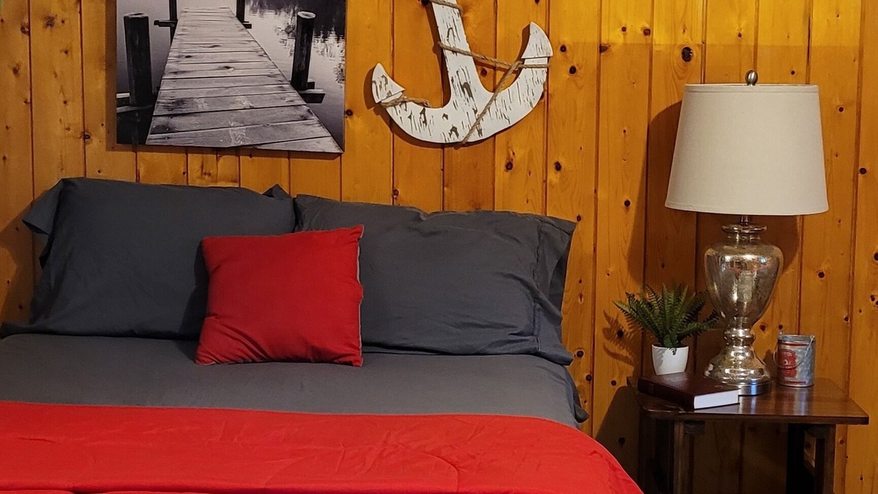 Photo of Bedroom in Karnack