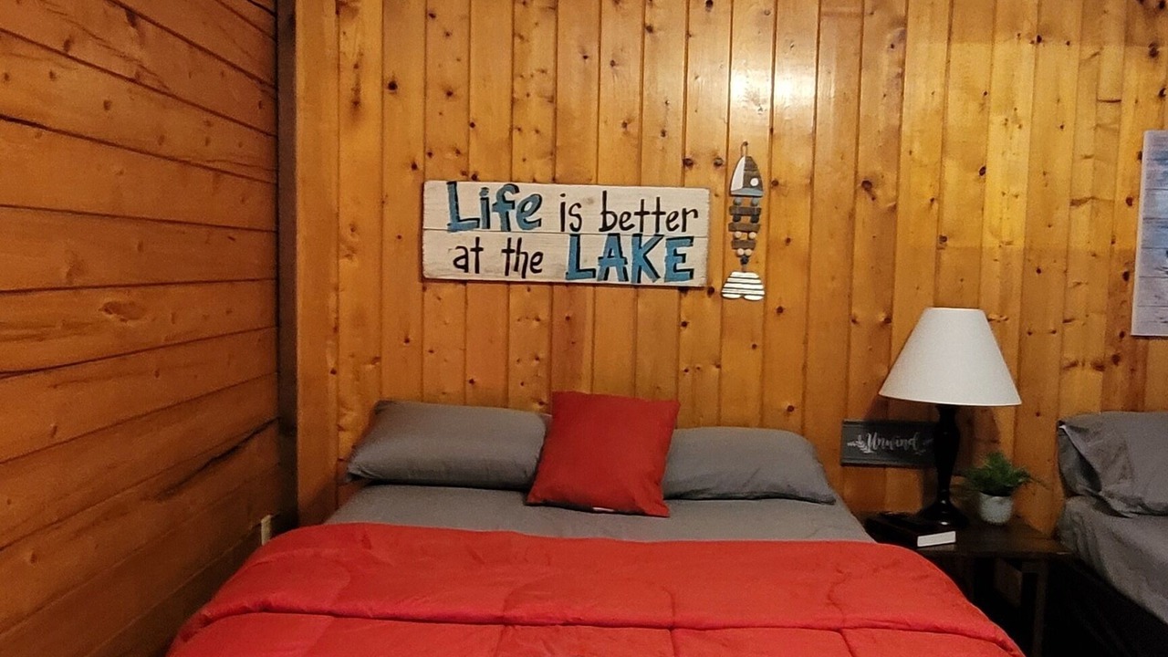 Photo of Bedroom in Karnack