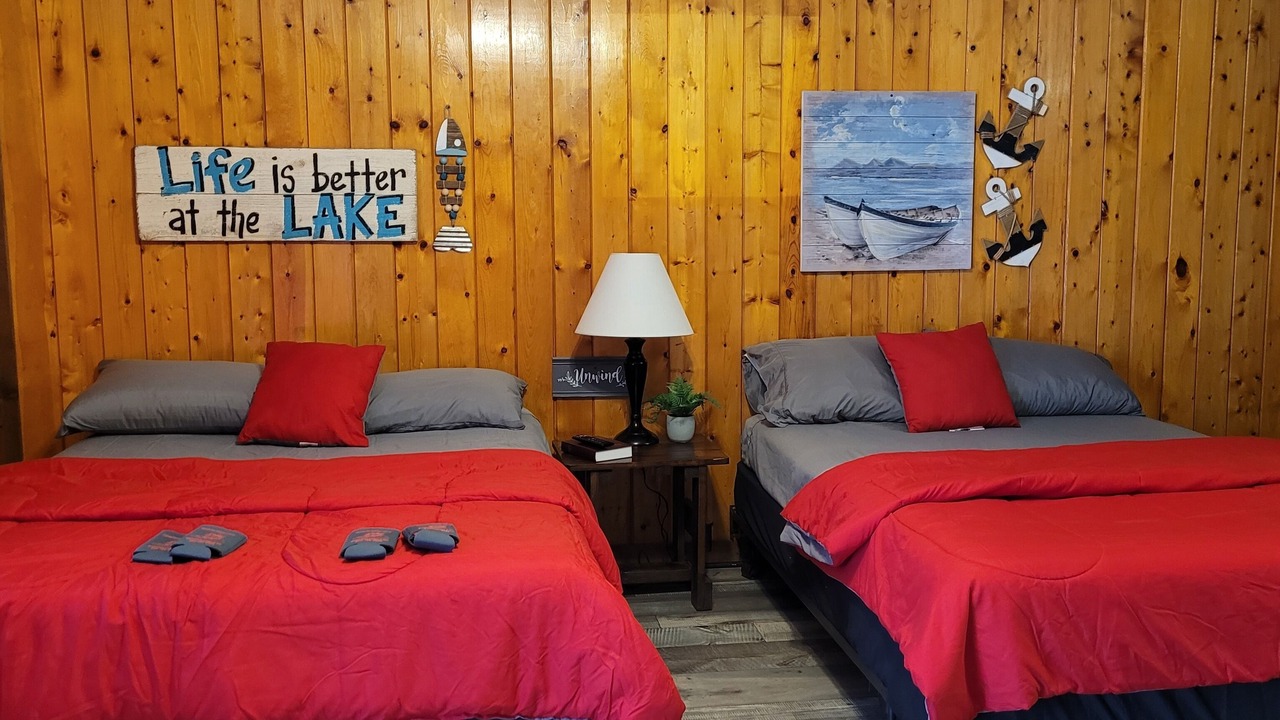 Photo of Bedroom in Karnack