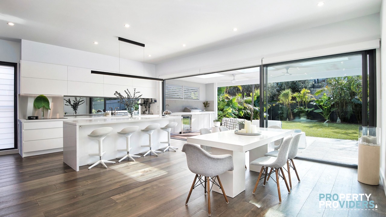 Photo of Others in Fairlight