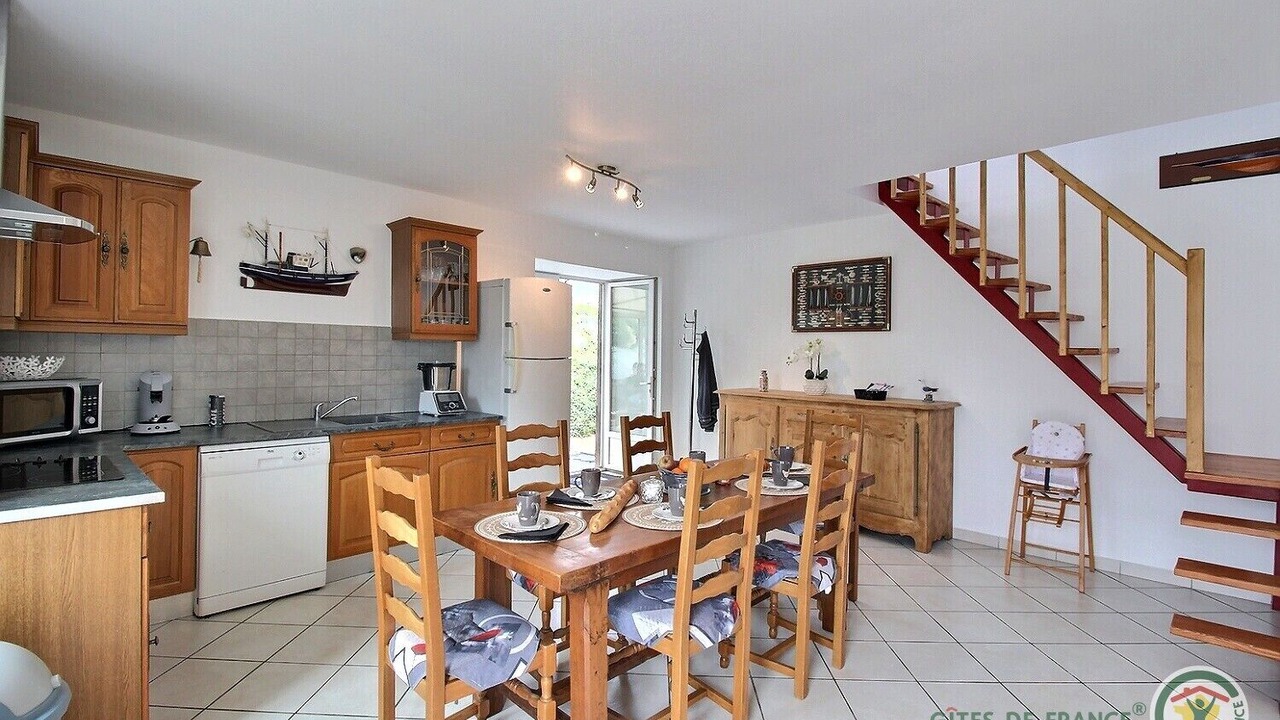 Photo of Others in Yvias