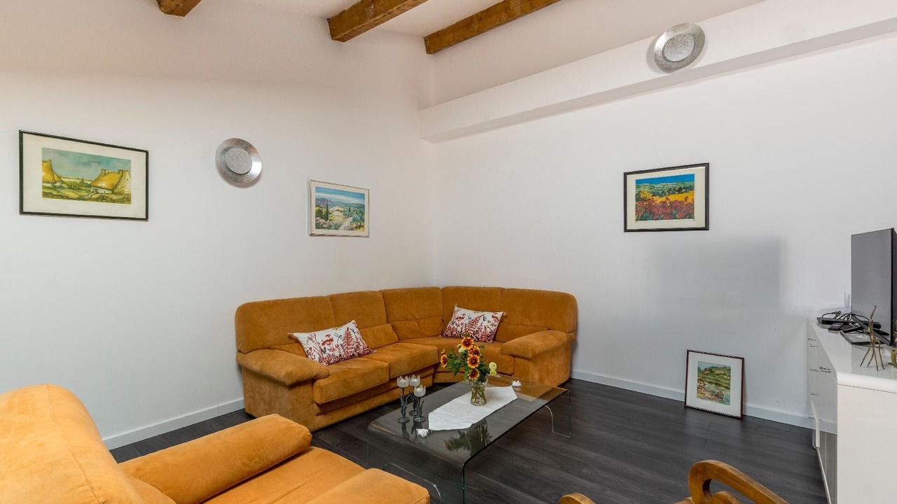 Photo of Livingroom in Herepian