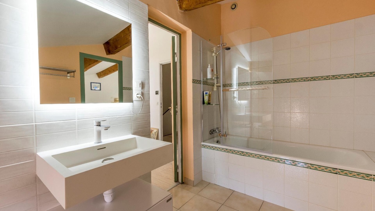 Photo of Bathroom in Herepian