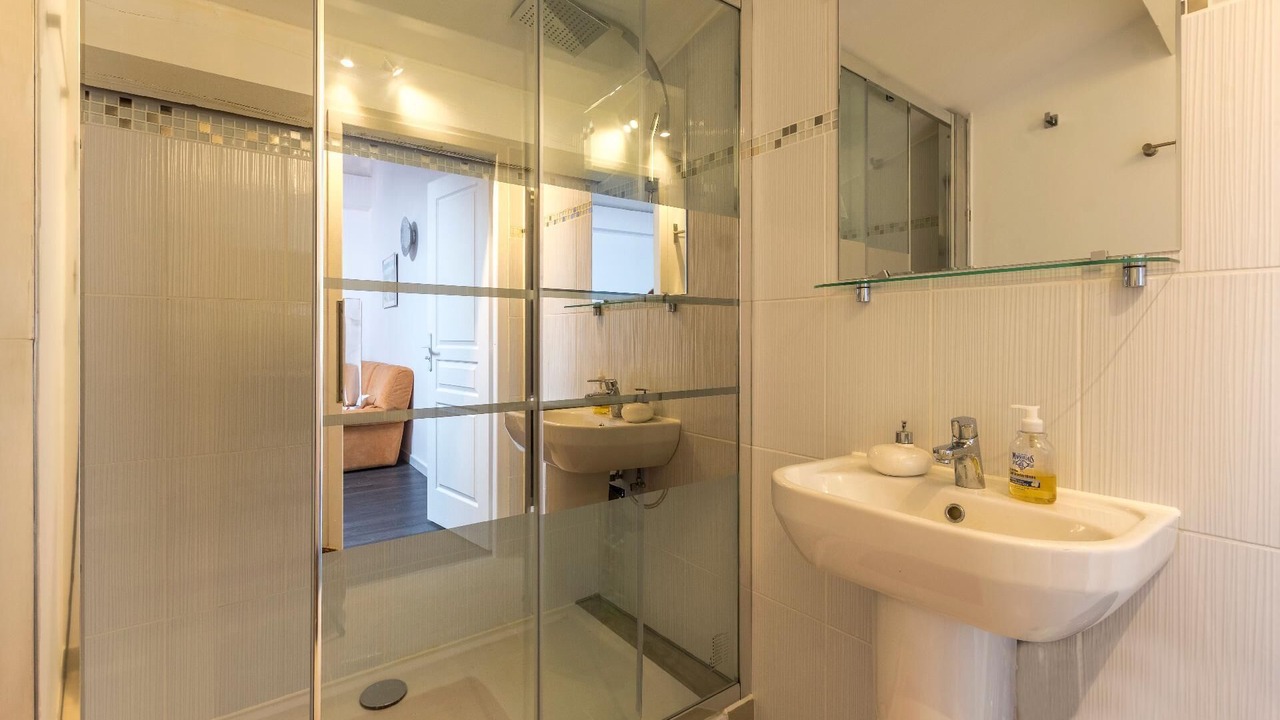 Photo of Bathroom in Herepian