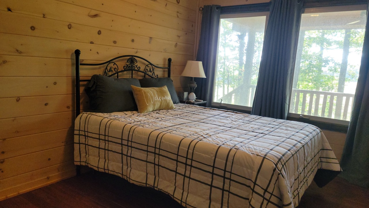 Photo of Bedroom in Glenwood