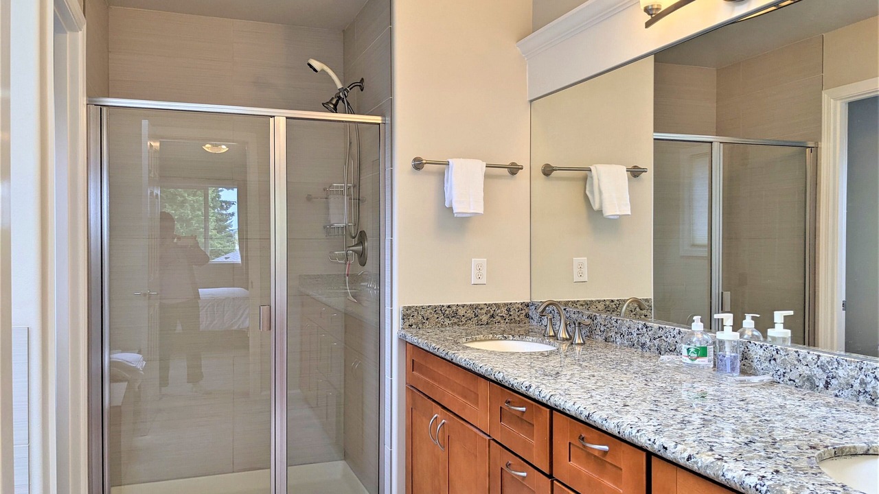 Photo of Bathroom in Kenmore