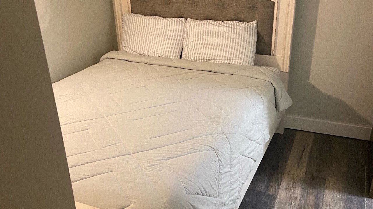 Photo of Bedroom in Floral Park