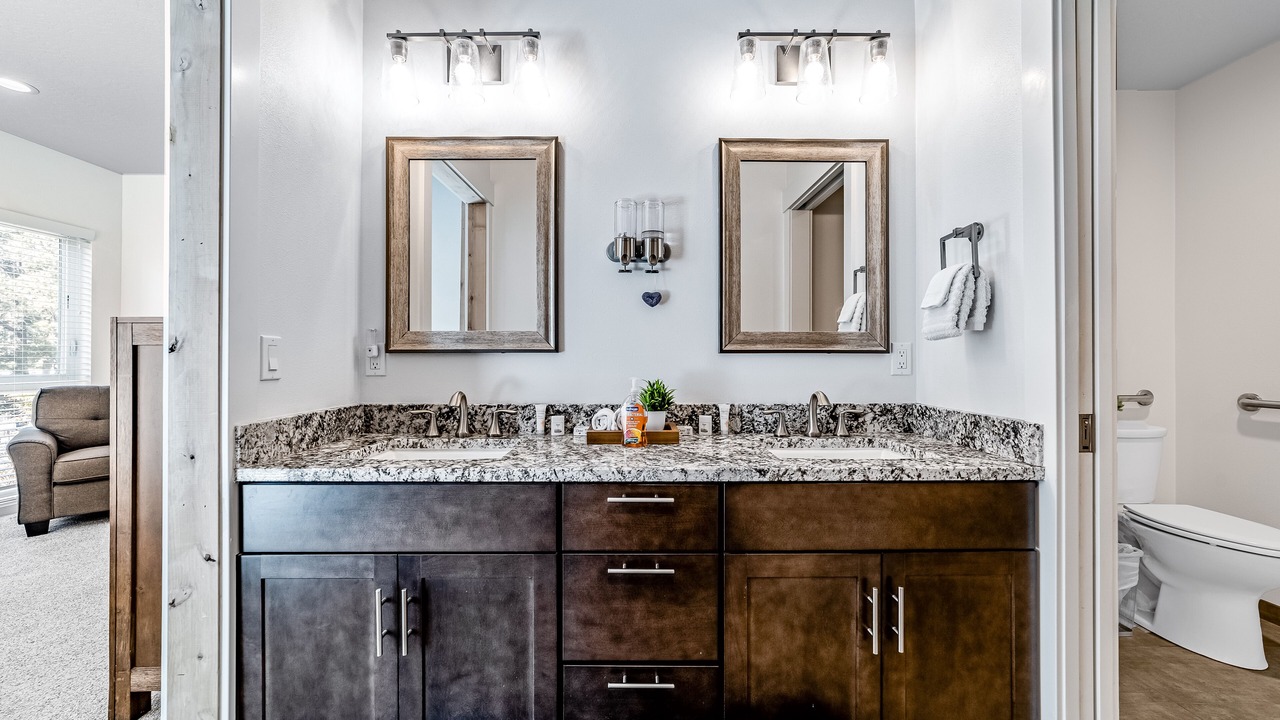 Photo of Bathroom in Gold Beach