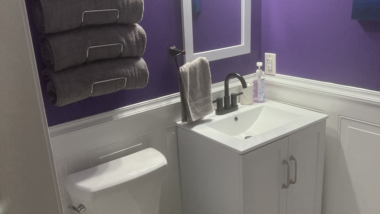 Photo of Bathroom in Laurel Lake
