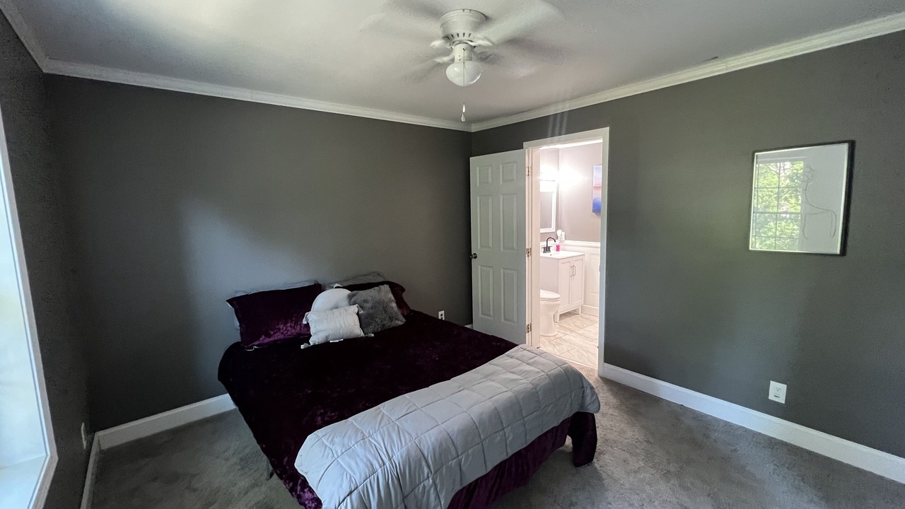Photo of Bedroom in Laurel Lake