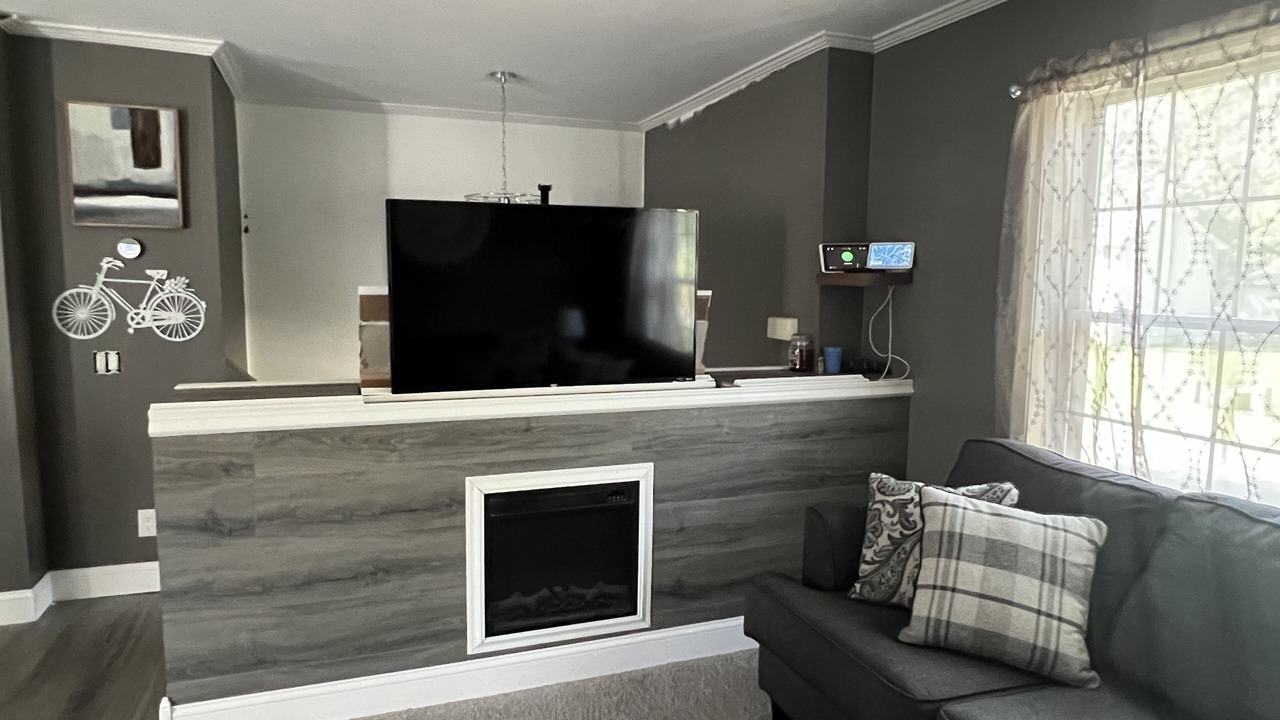 Photo of Livingroom in Laurel Lake