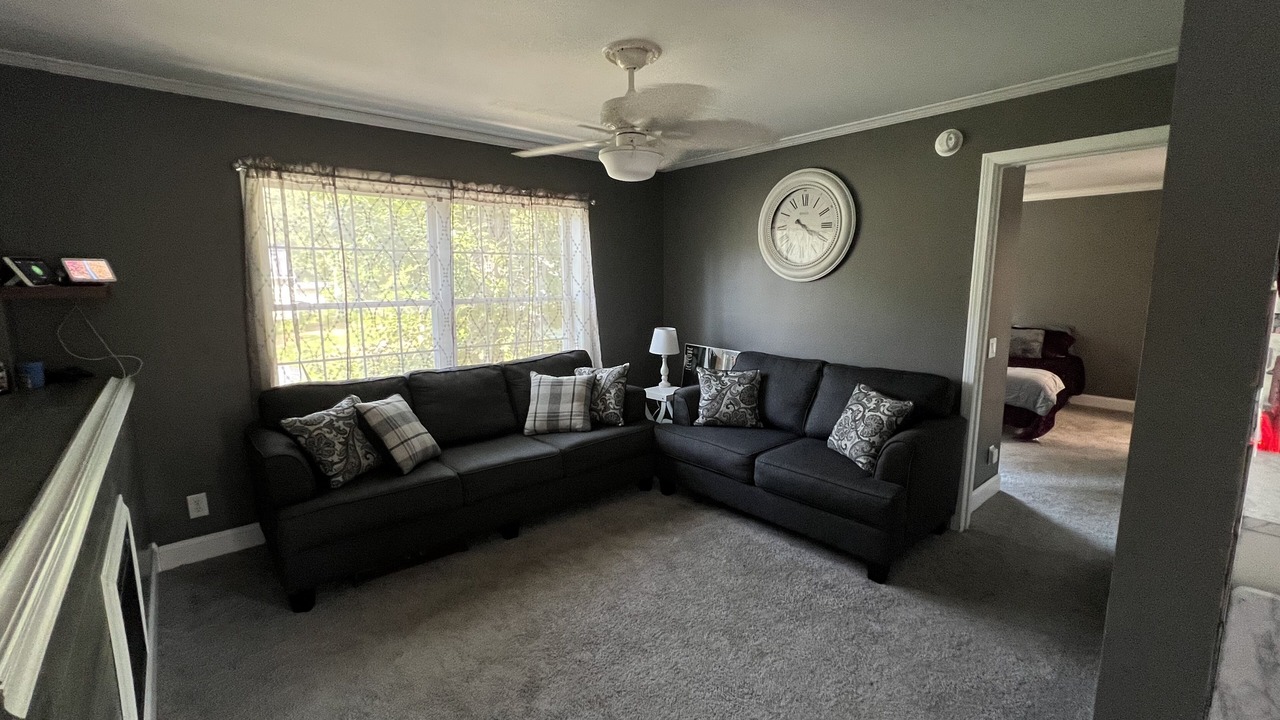 Photo of Livingroom in Laurel Lake