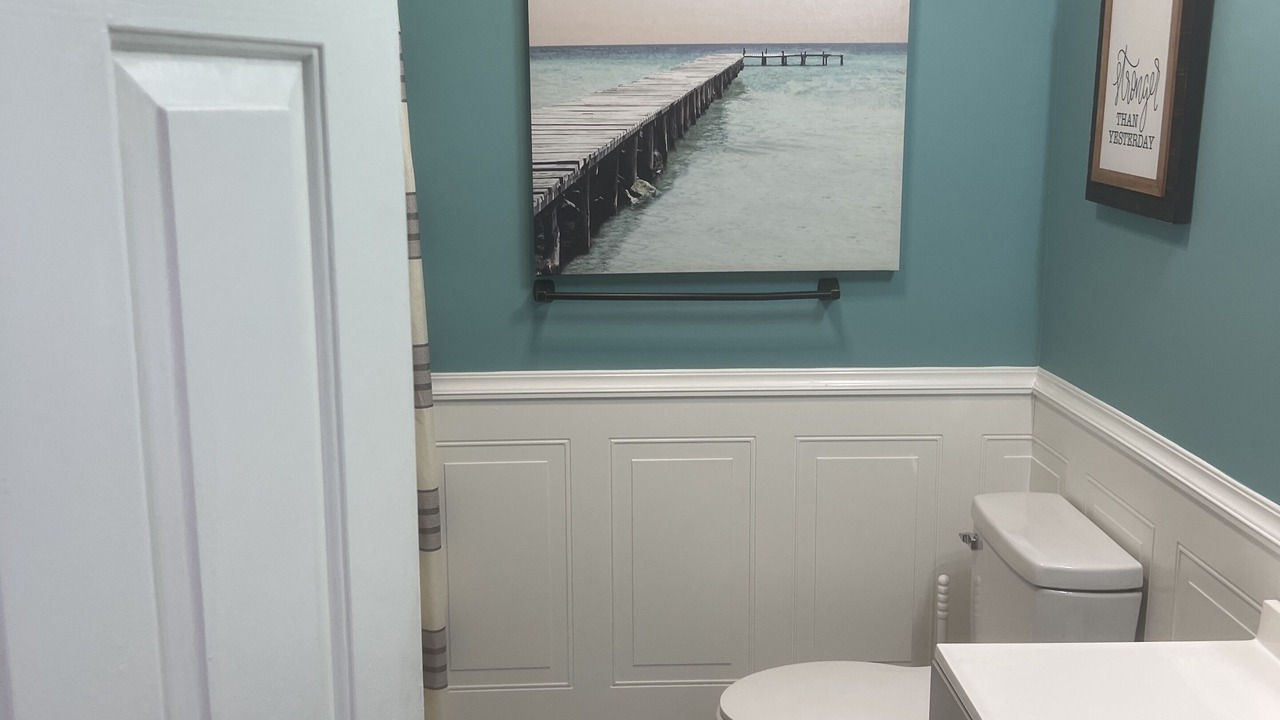 Photo of Bathroom in Laurel Lake