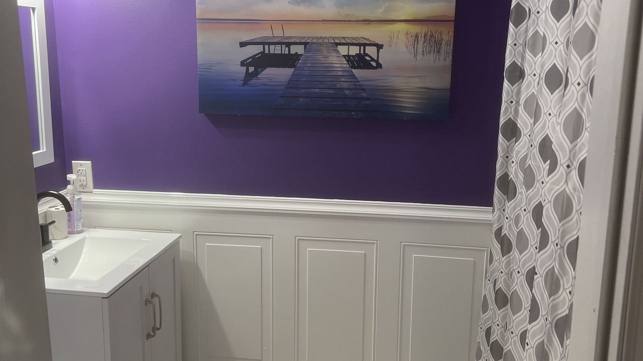 Photo of Bathroom in Laurel Lake