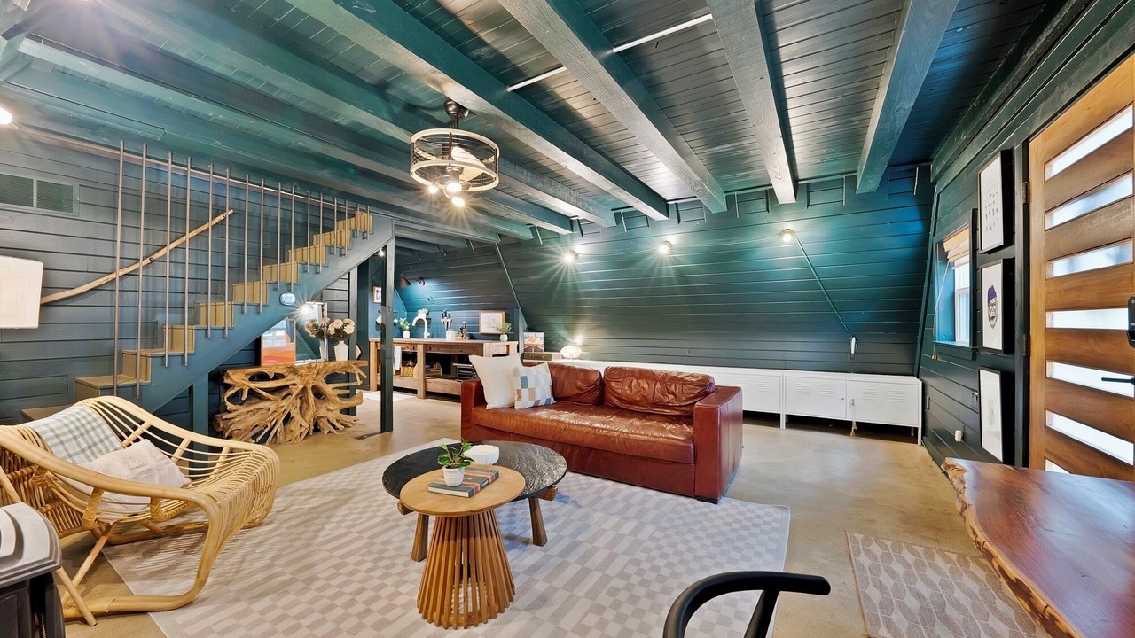 Photo of Livingroom in Gun Barrel City