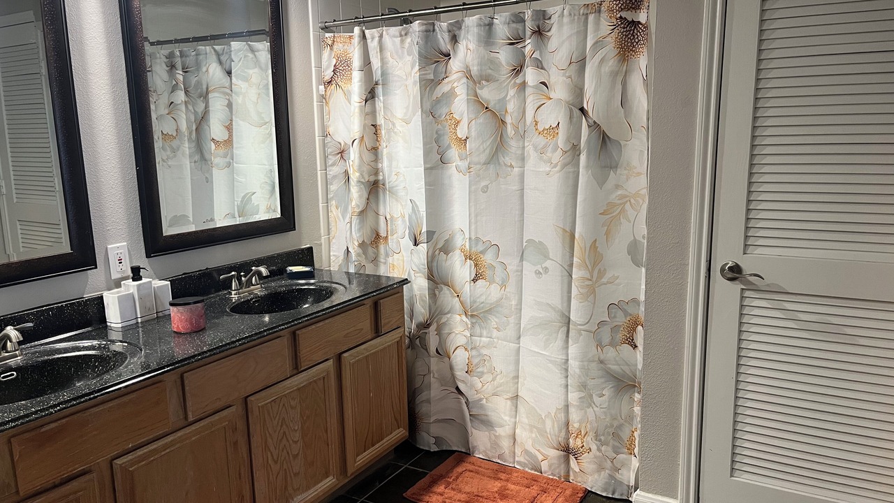 Photo of Bathroom in Uptown