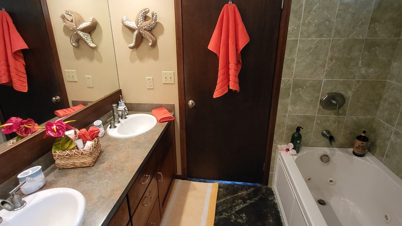 Photo of Bathroom in Leilani Estates