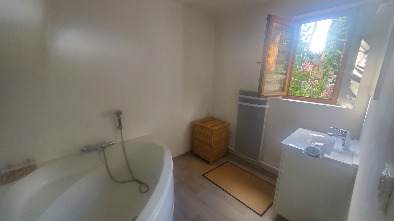 Photo of Bathroom in Aubry-le-Panthou