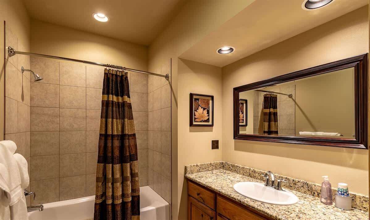 Photo of Bathroom in Lazy Acres