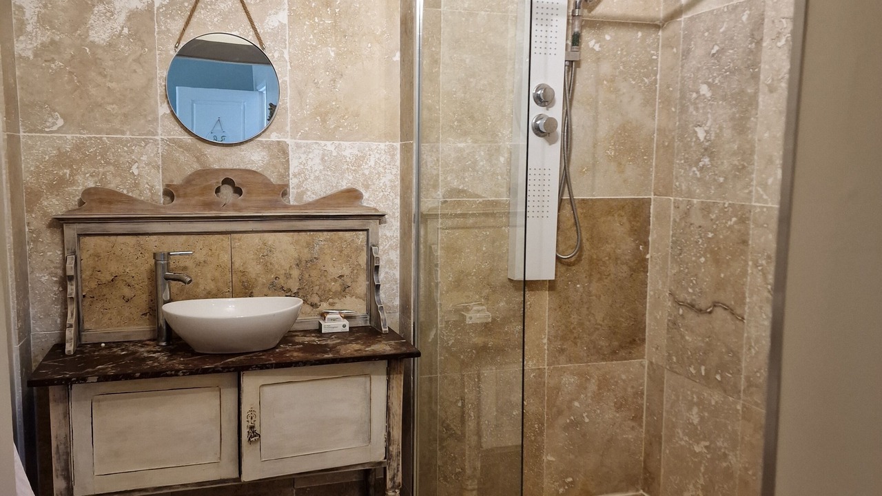 Photo of Bathroom in Brains-sur-Gee