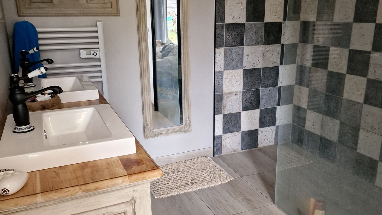 Photo of Bathroom in Brains-sur-Gee