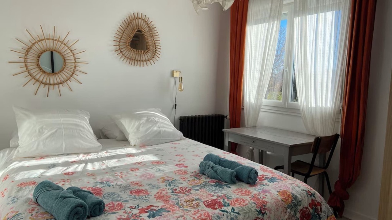 Photo of Bedroom in Saint-Jean-des-Mauvrets