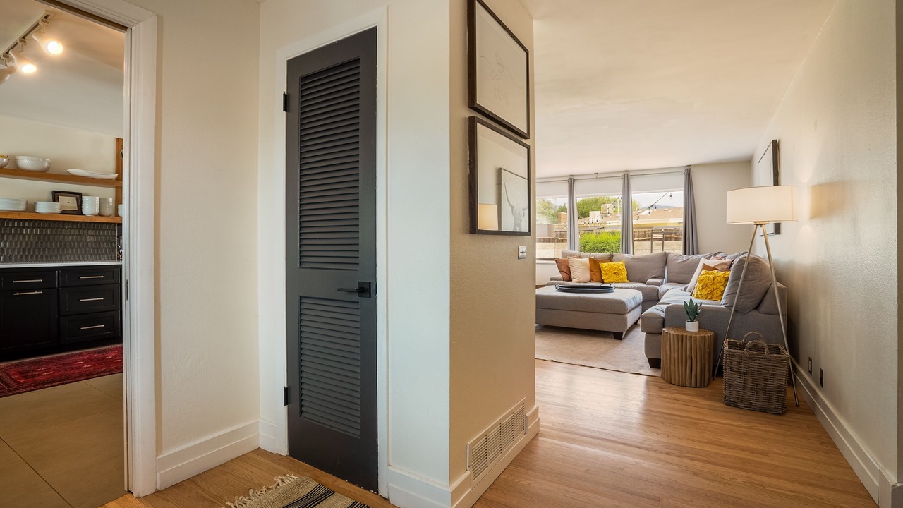 Photo of Livingroom in Northeast Heights