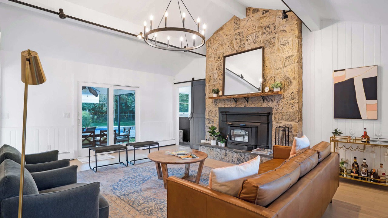 Photo of Livingroom in Mattituck