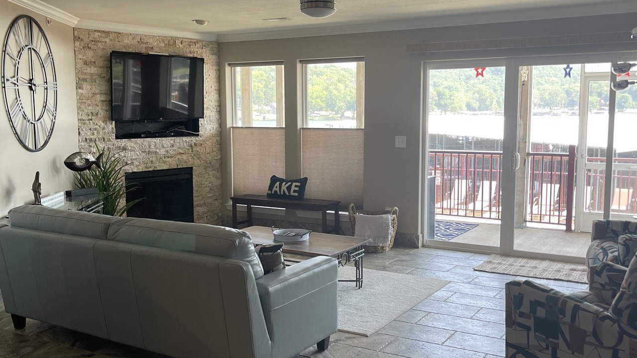 Photo of Livingroom in Camdenton