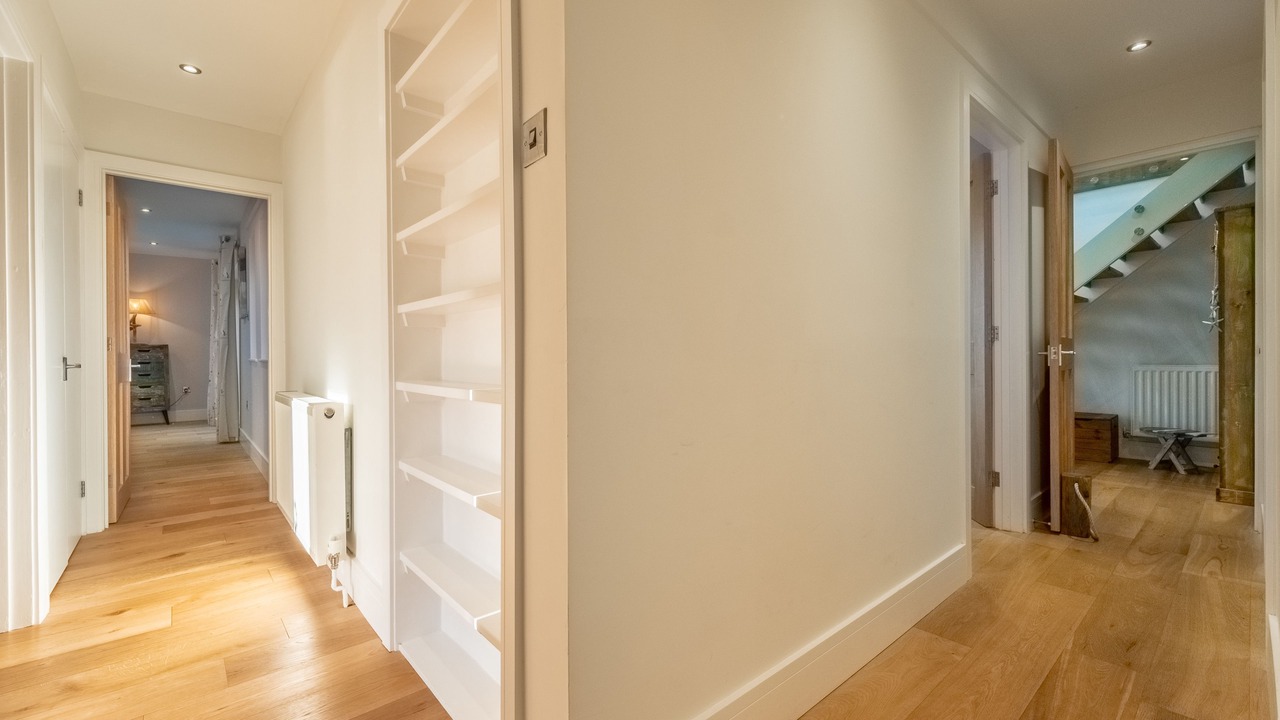 Photo of Others in Salthouse