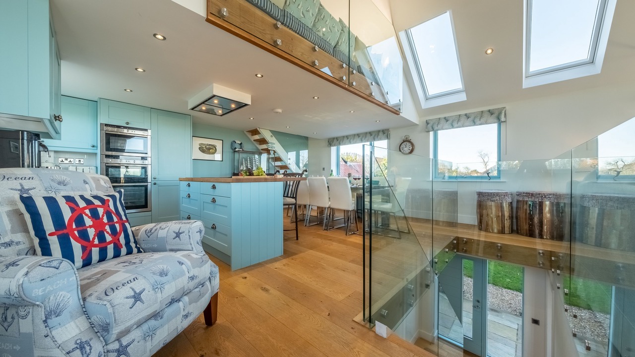 Photo of Others in Salthouse