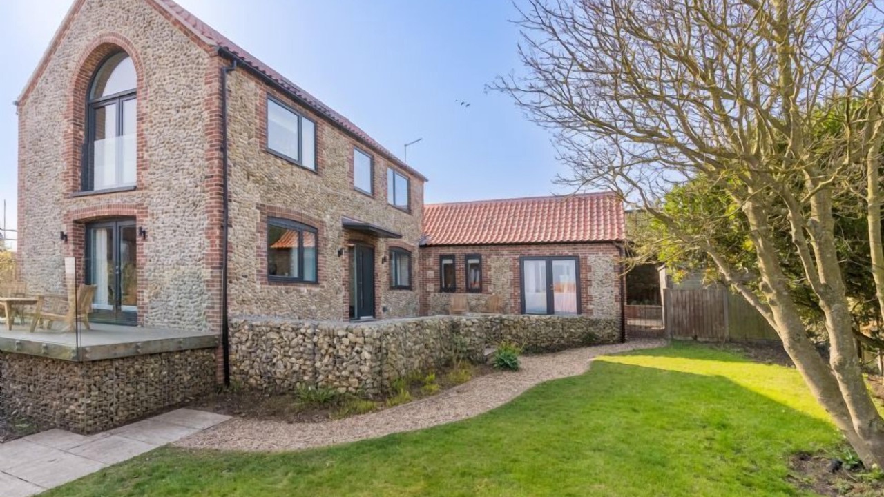 Photo of Others in Salthouse