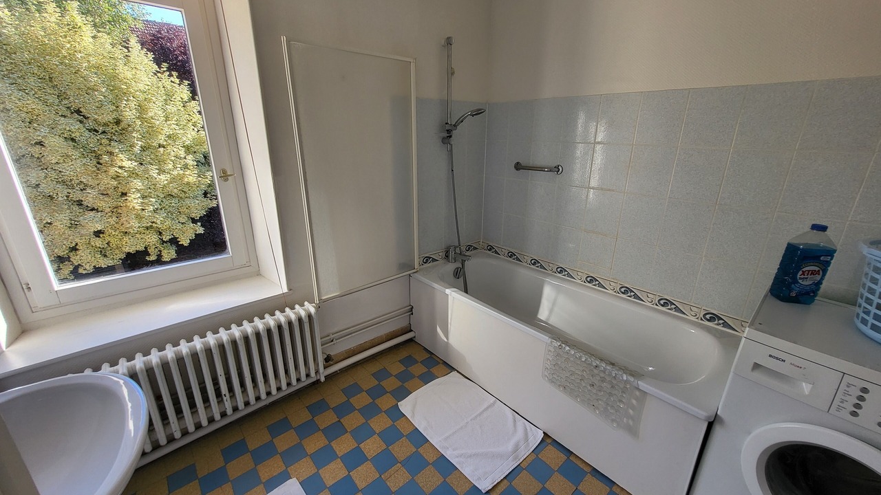 Photo of Bathroom in Coulonges-Cohan